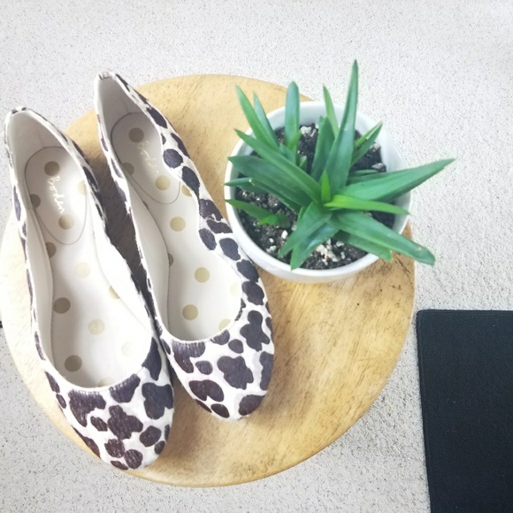 Boden Shoes - Boden • Scalloped Calf Hair Flats